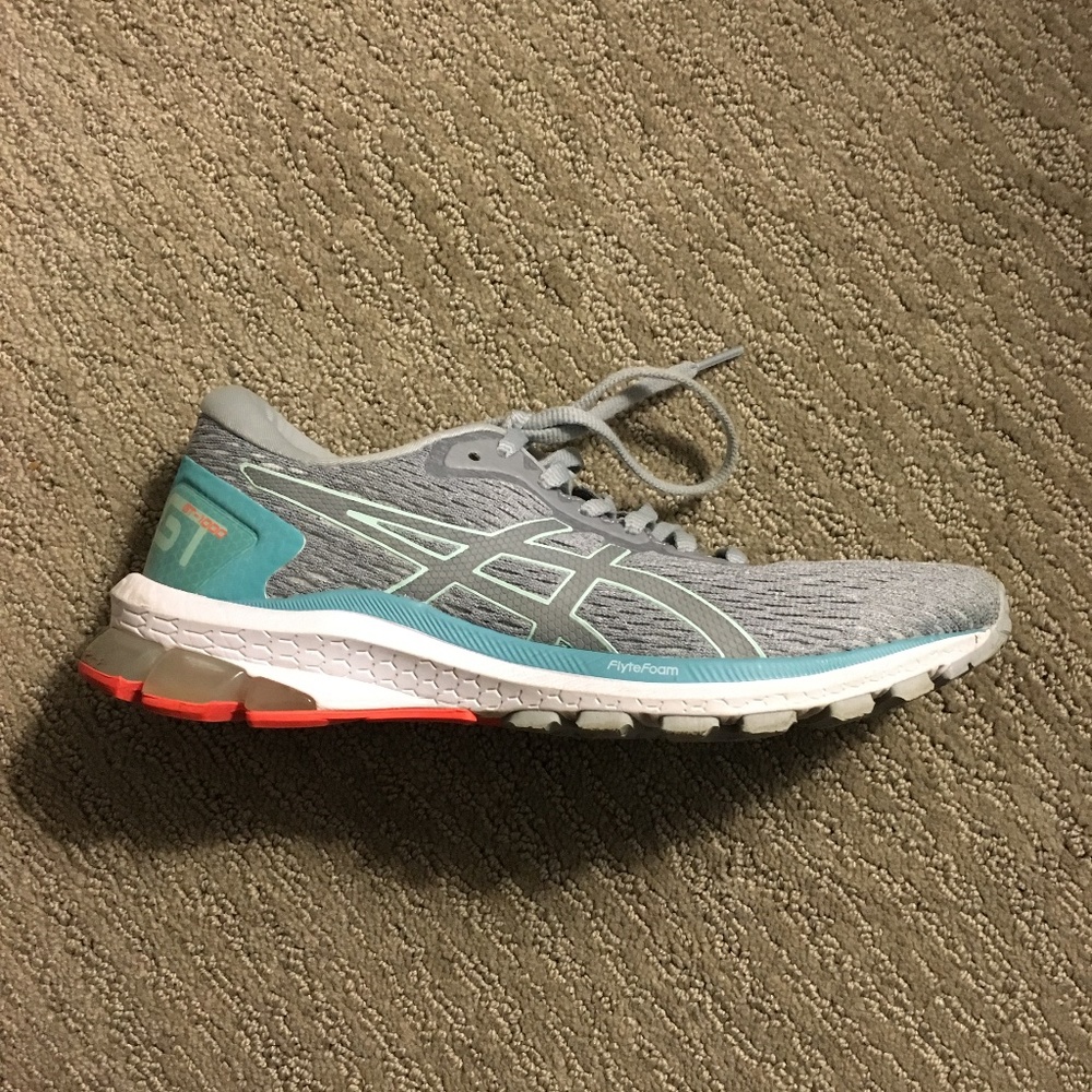 ASICS Women's GT-1000 9 Running Shoes